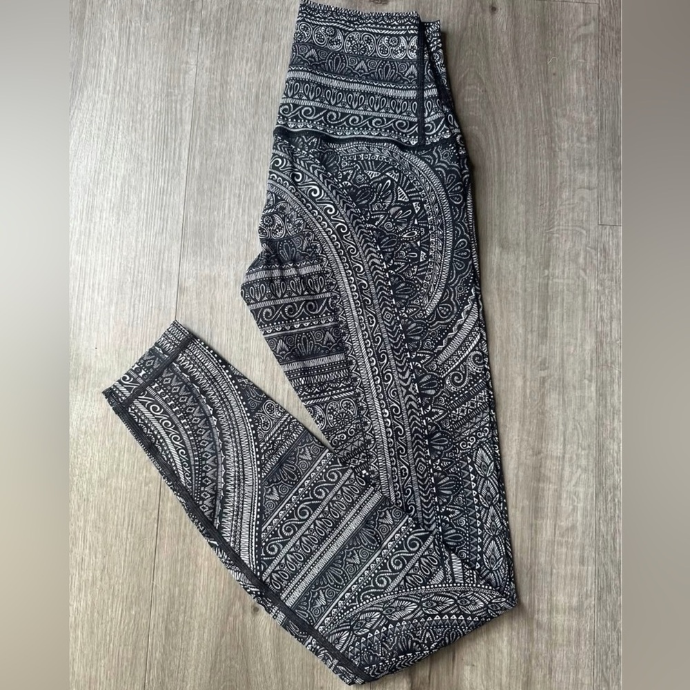 lululemon athletica Black and White Patterned Leggings